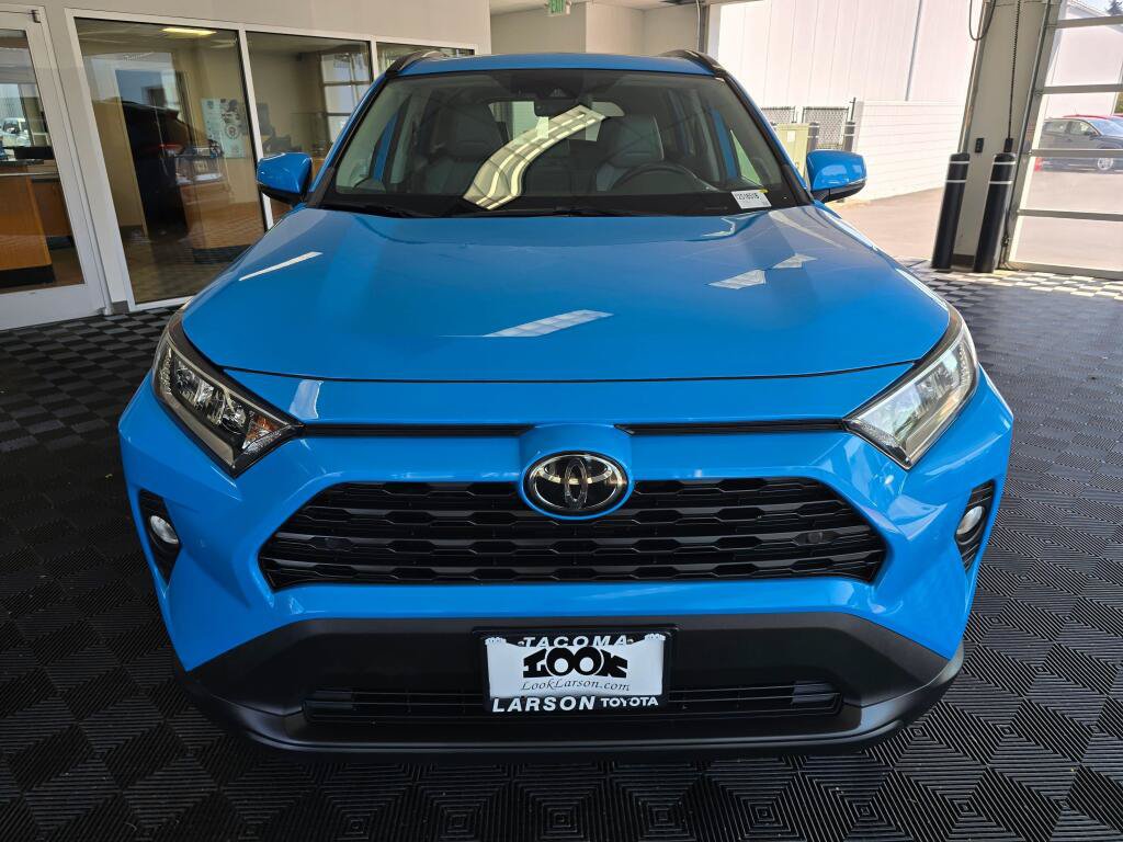 Used 2019 Toyota RAV4 XLE Premium AWD/4WD image 8