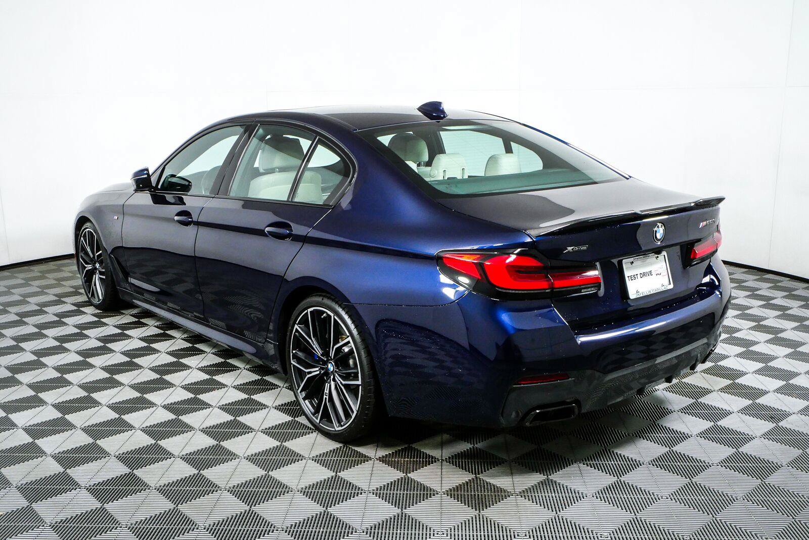 Used 2021 BMW M550i xDrive AWD/4WD image 29