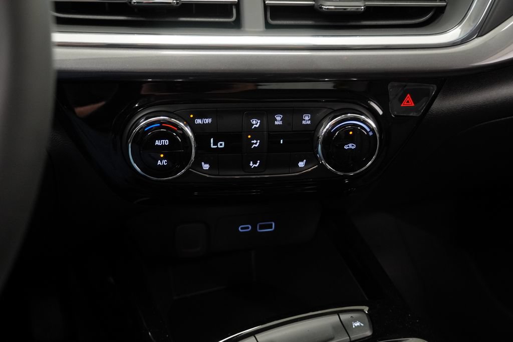 New 2026 Chevrolet Trax ACTIV w/ Driver Confidence Package FWD image 17