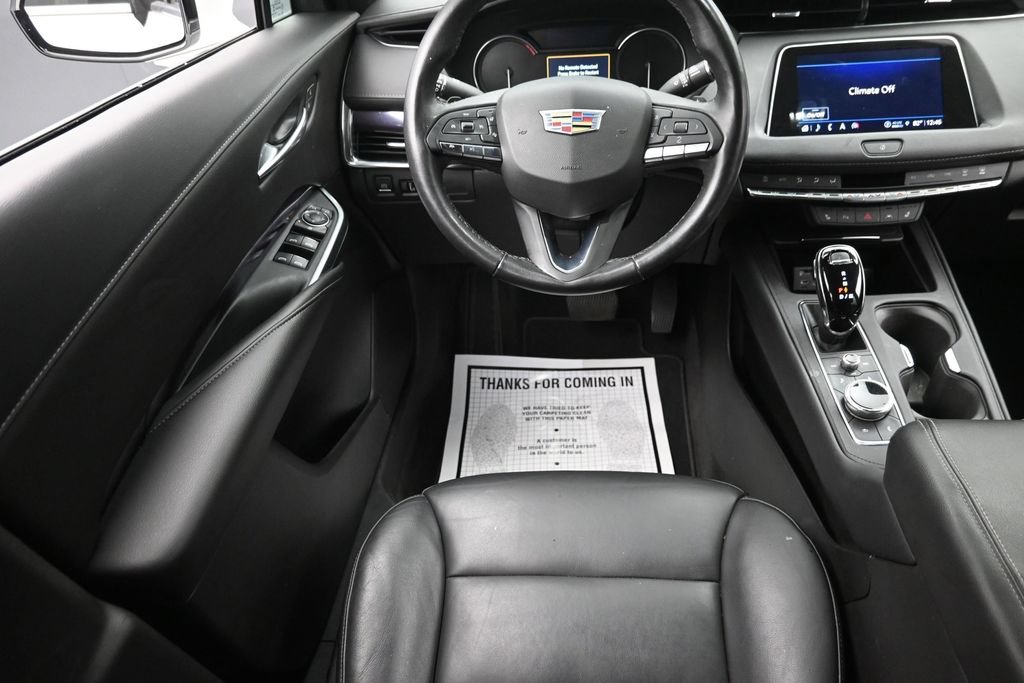 Used 2022 Cadillac XT4 Luxury w/ Cold Weather Package AWD/4WD image 14
