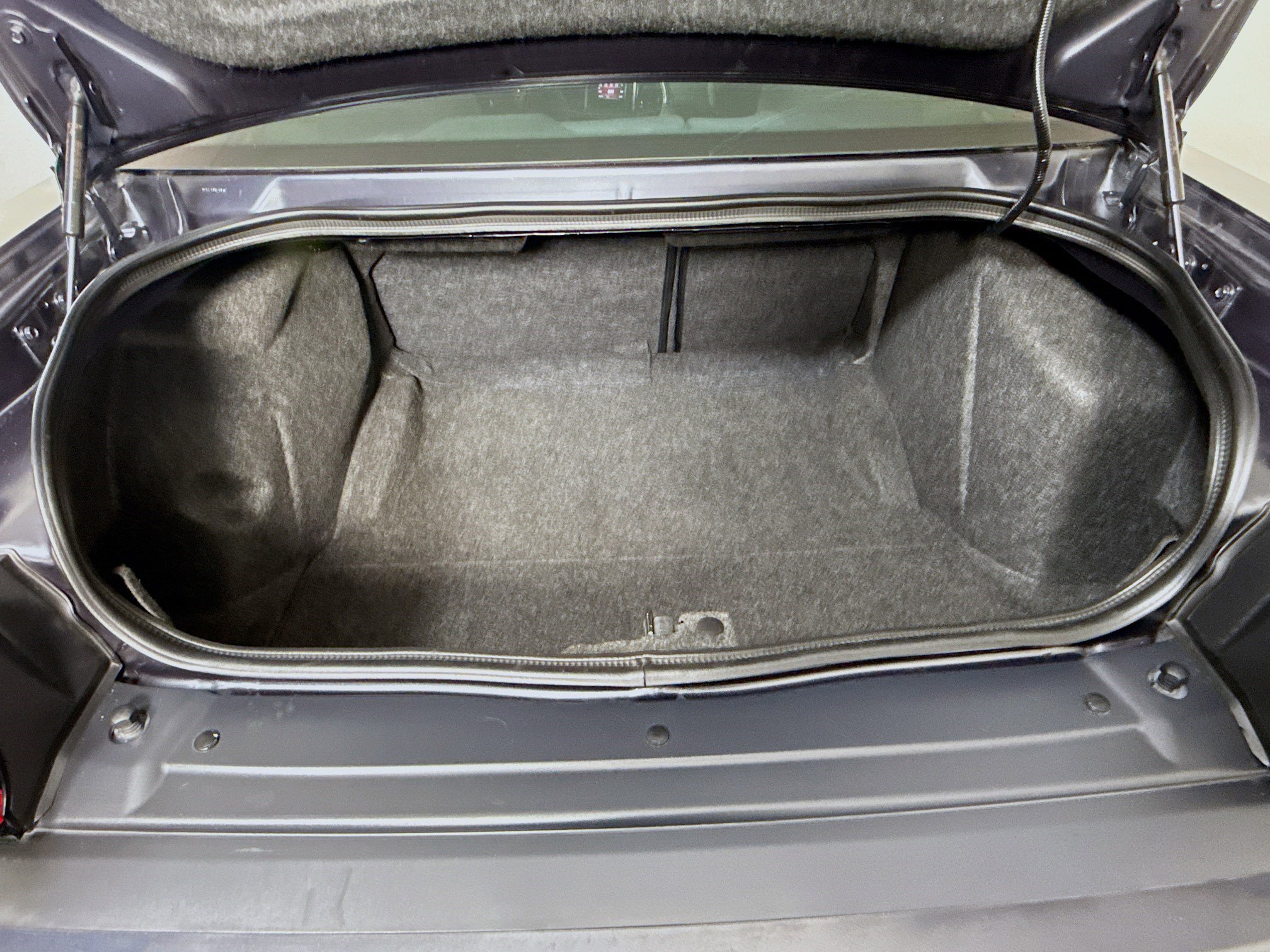 Used 2016 Dodge Challenger SXT image 32