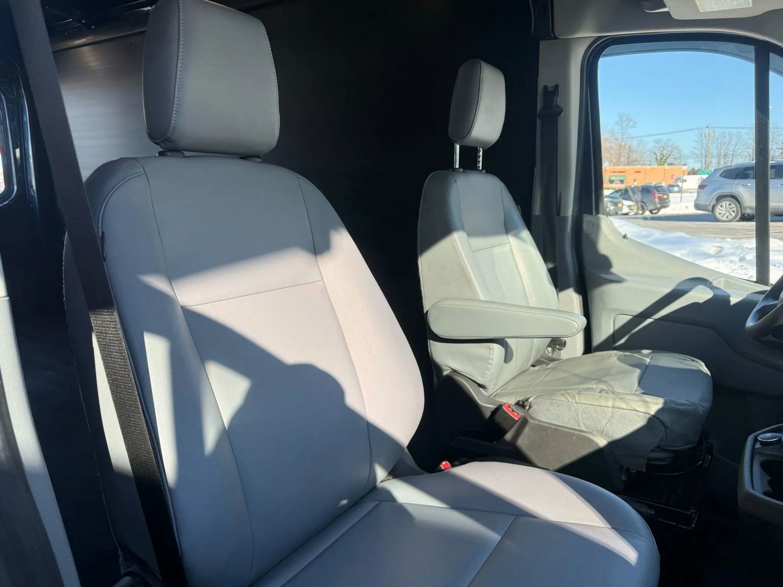 Used 2017 Ford Transit 250 Medium Roof w/Sliding Side Doo image 32