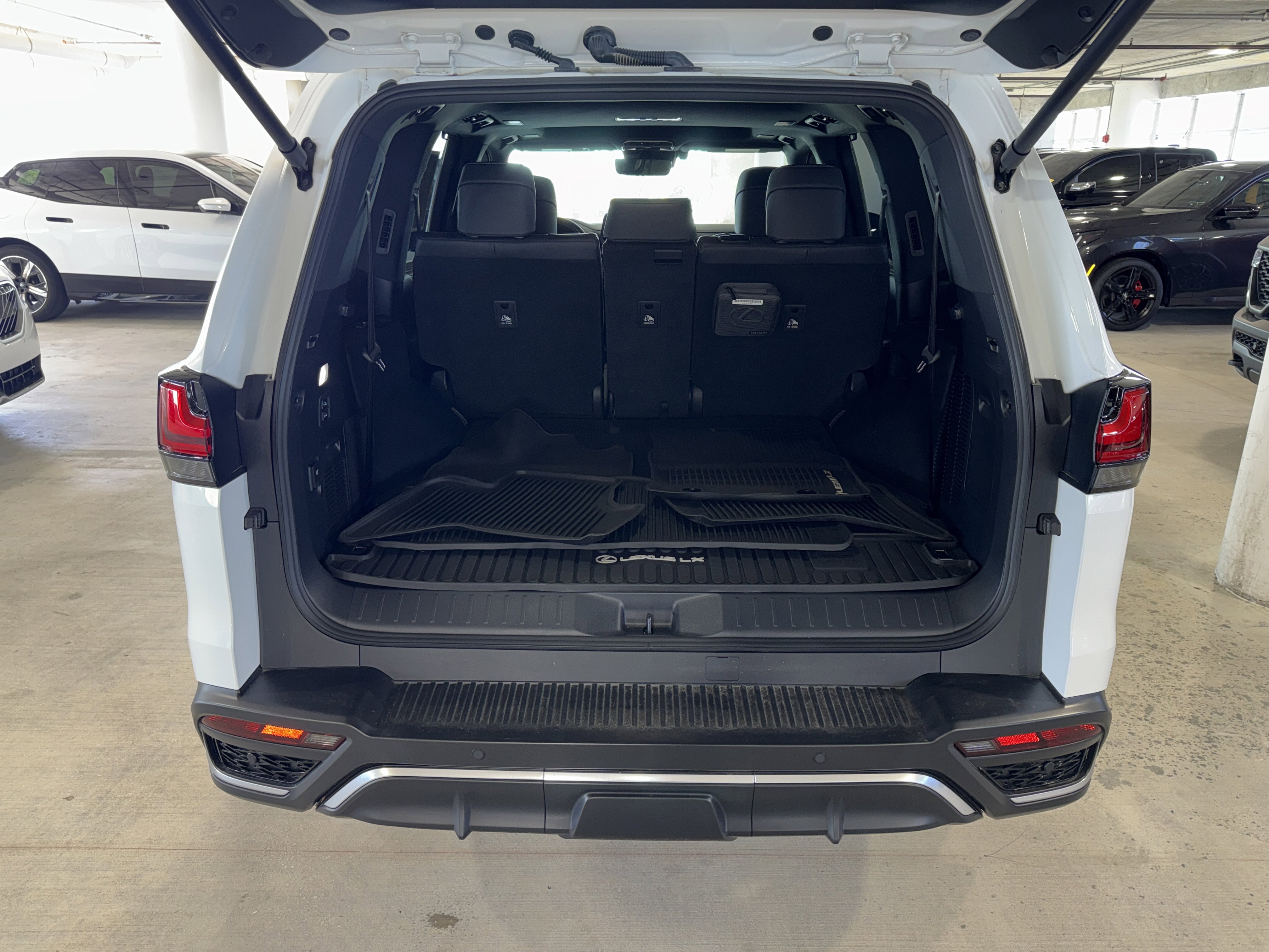 Used 2024 Lexus LX 600 F Sport image 14