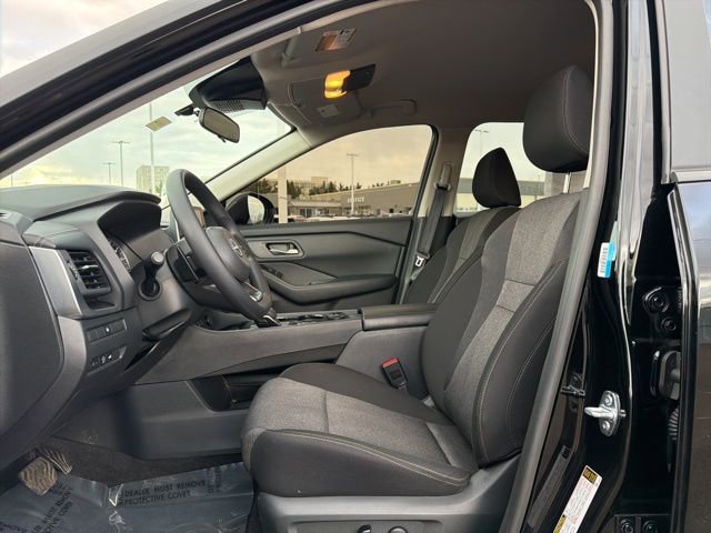 Used 2024 Nissan Rogue SV image 9