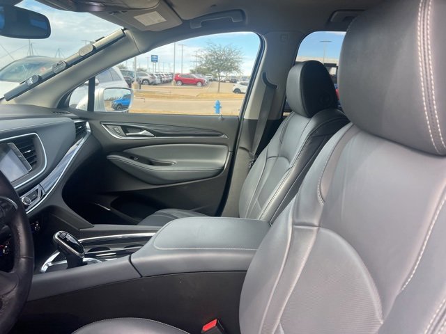 Used 2018 Buick Enclave Essence image 16