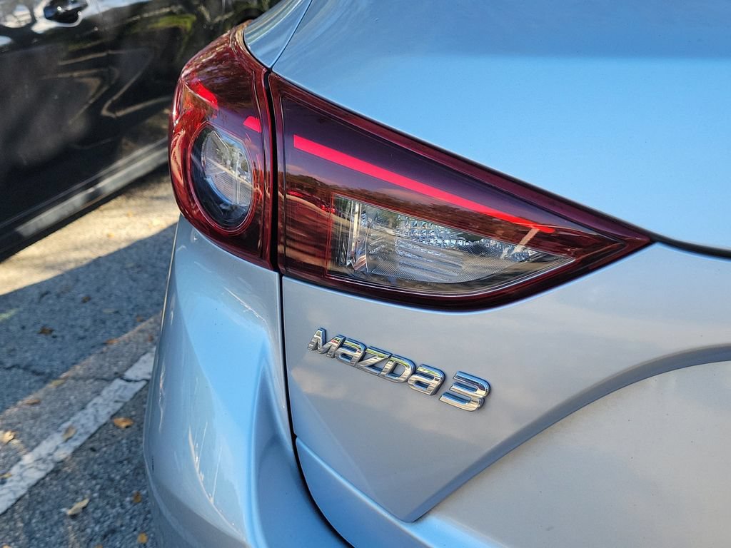 Used 2018 MAZDA MAZDA3 Touring FWD image 21