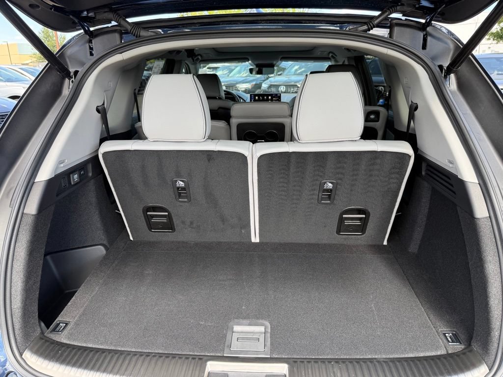 Used 2026 Acura MDX w/ Advance Package AWD/4WD image 17