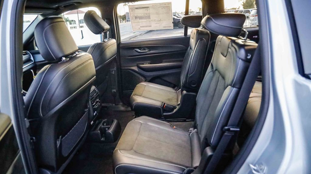 New 2025 Jeep Grand Cherokee L Altitude image 20