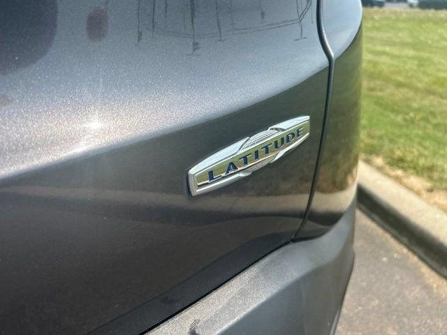 Used 2020 Jeep Renegade Latitude FWD image 46