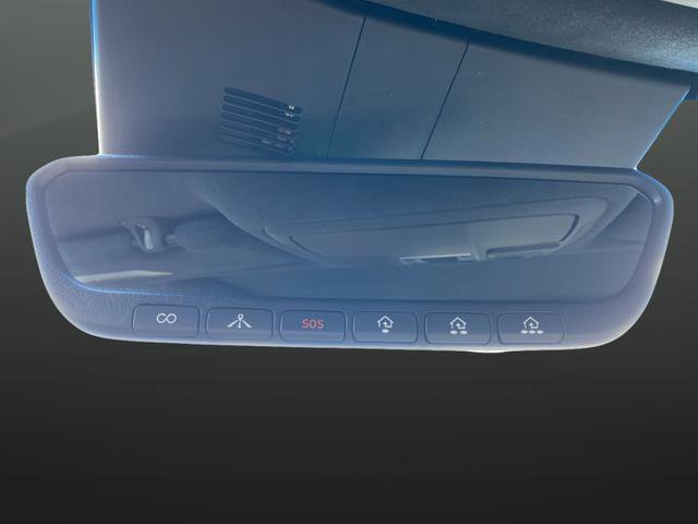 Used 2023 Genesis G70 3.3T w/ Sport Prestige Package image 29