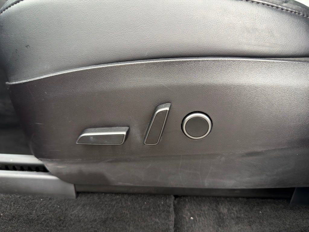 Used 2021 Tesla Model Y Performance image 18