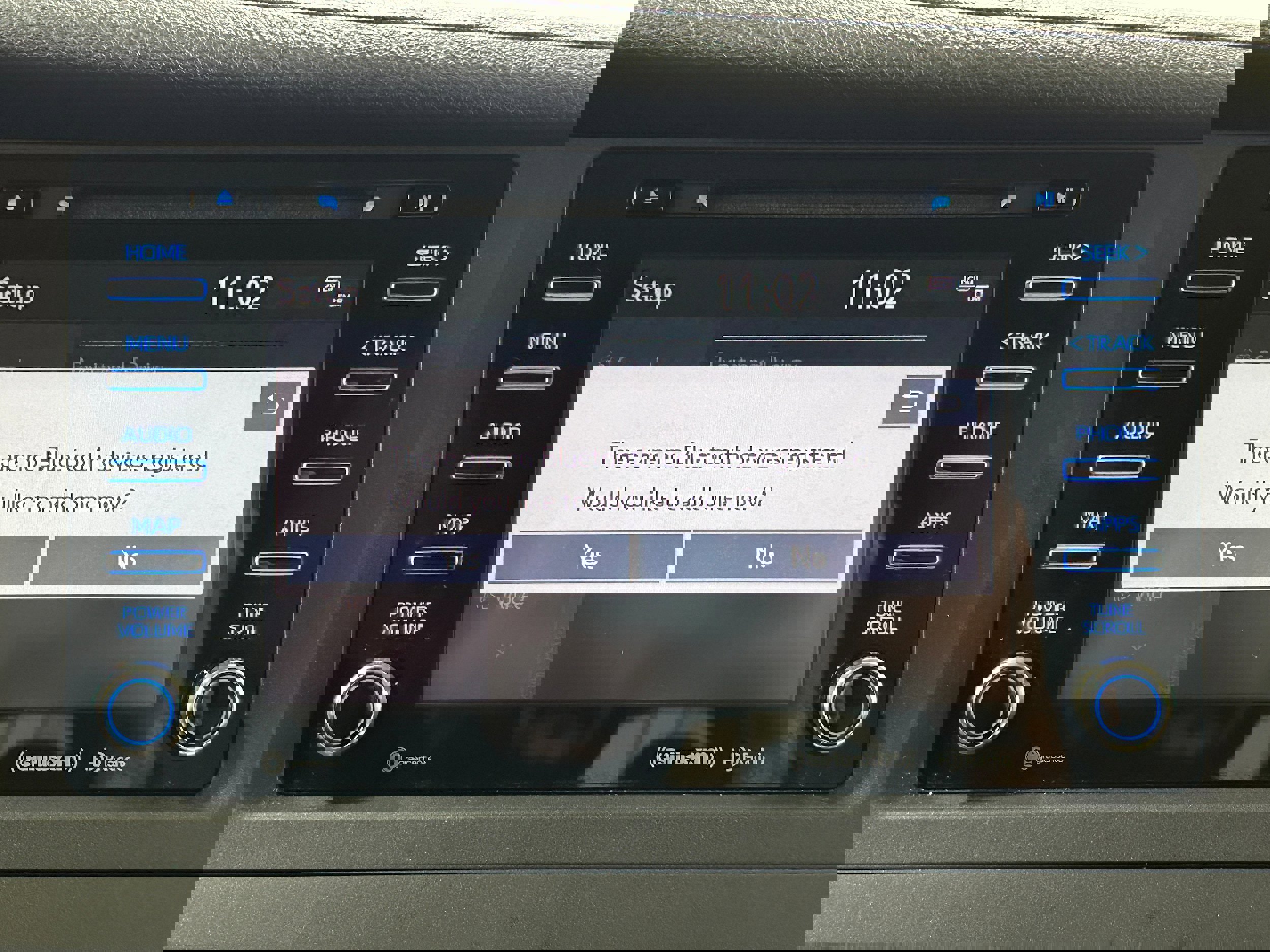 Used 2020 Toyota Sienna XLE w/ XLE Navigation Package image 7