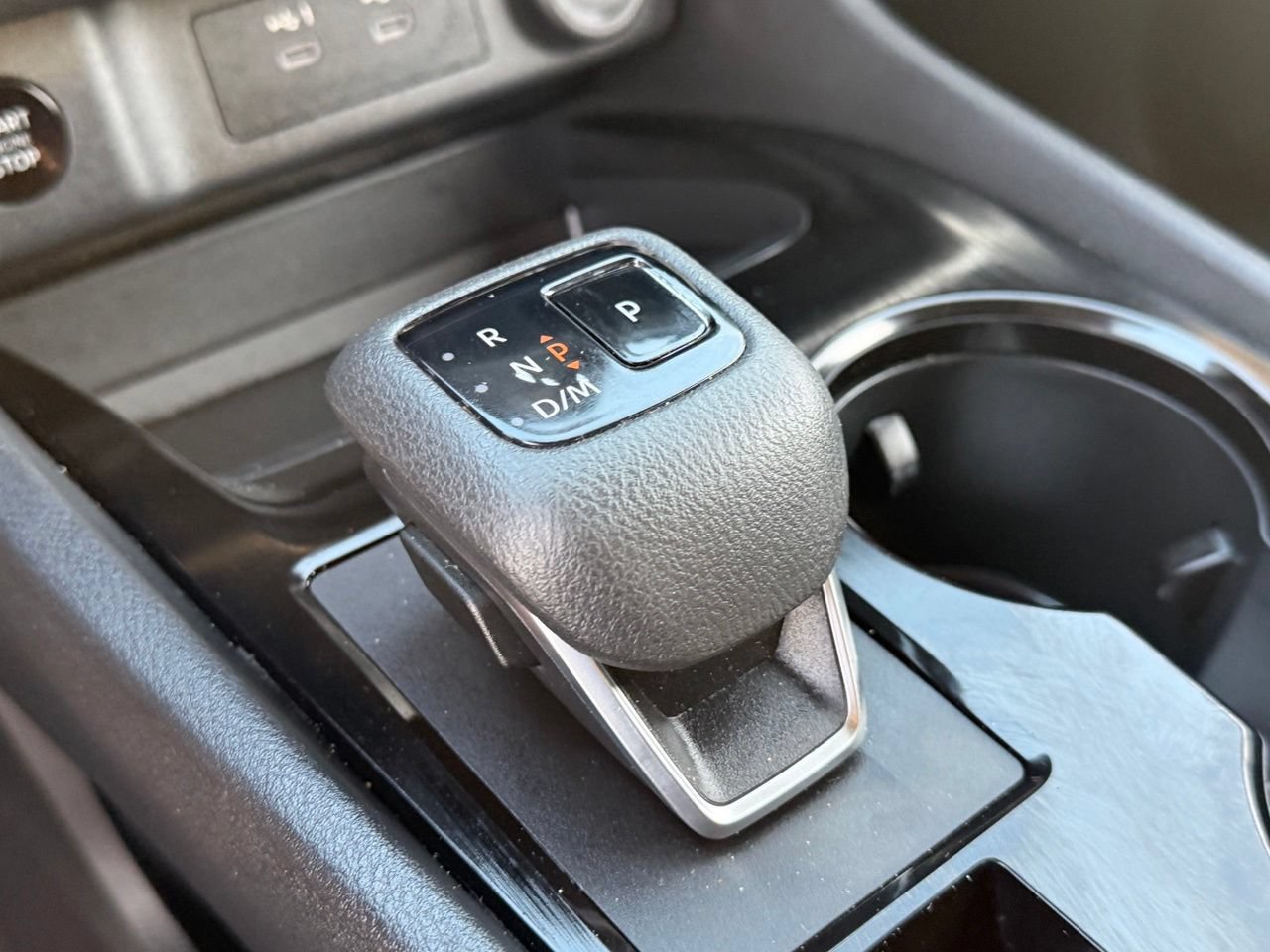 Certified 2025 Nissan Rogue SV FWD image 21