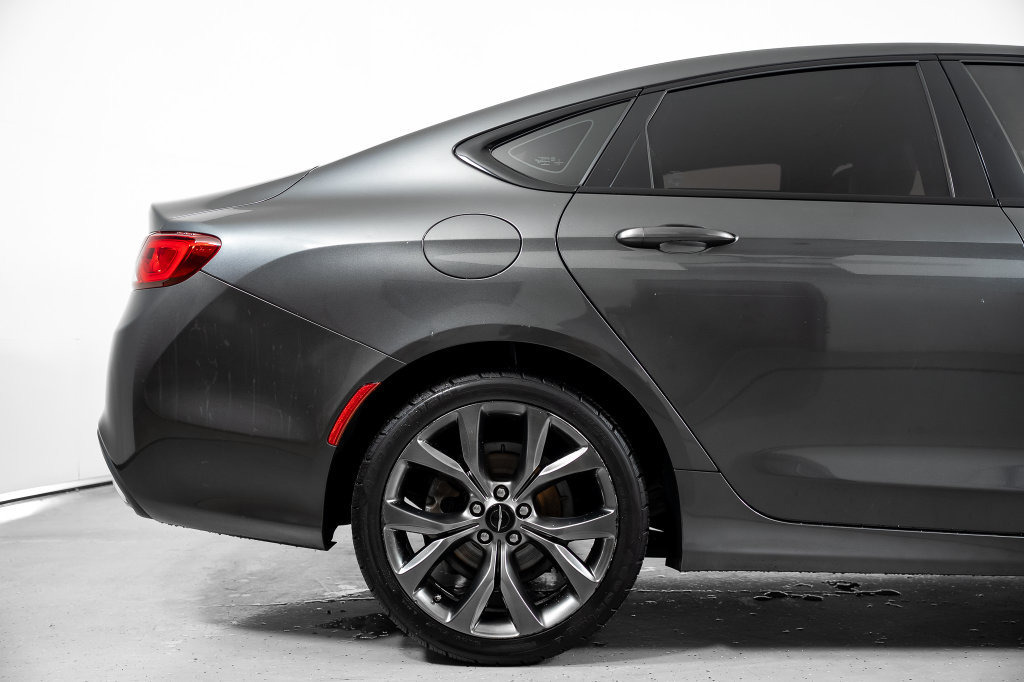 Used 2016 Chrysler 200 S w/ Navigation & Sound Group I FWD image 5
