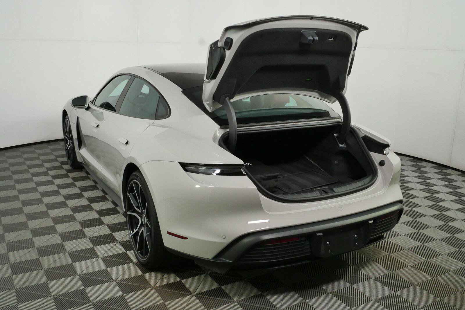 Certified 2024 Porsche Taycan RWD image 28