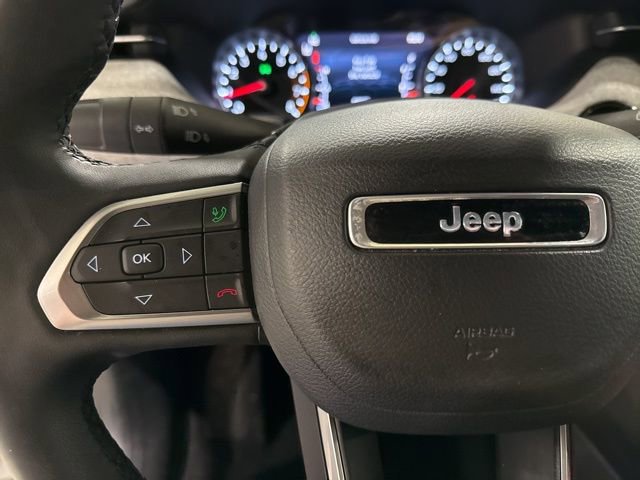 Used 2023 Jeep Compass Latitude image 38