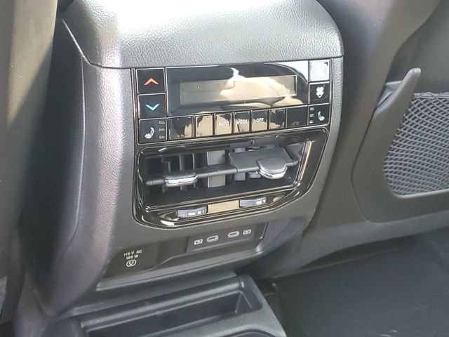 New 2026 Jeep Grand Cherokee L Limited w/ Limited Altitude Package AWD/4WD image 13