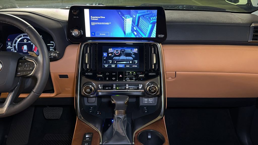 Used 2023 Lexus LX 600 4WD w/ Appearance Package image 20