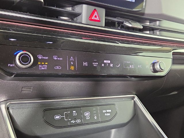 Certified 2025 Kia Carnival SX Prestige FWD image 19