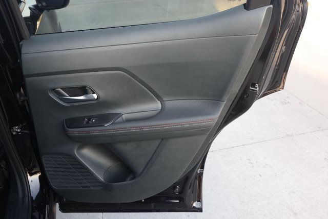 New 2025 Nissan Kicks SR FWD image 20