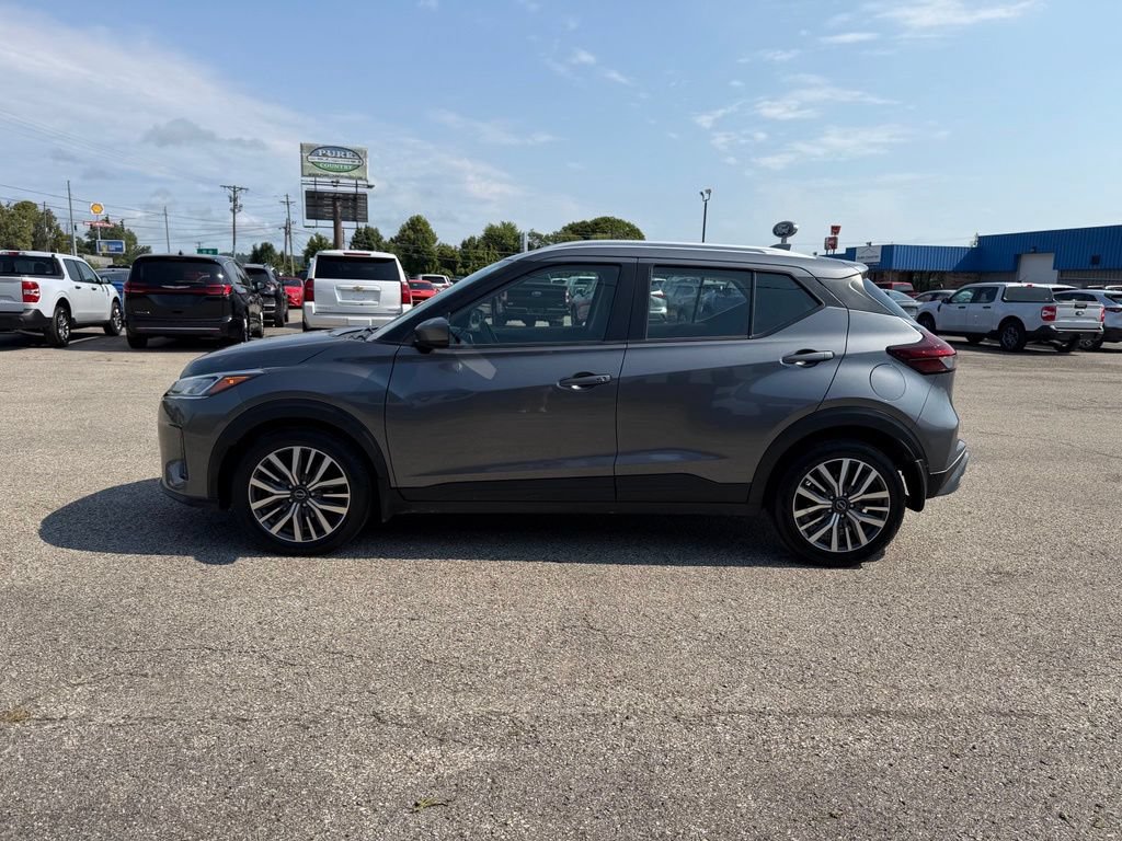 Used 2023 Nissan Kicks SV FWD image 4