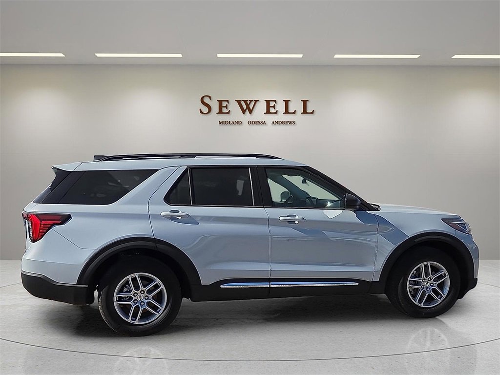 New 2025 Ford Explorer Active image 5