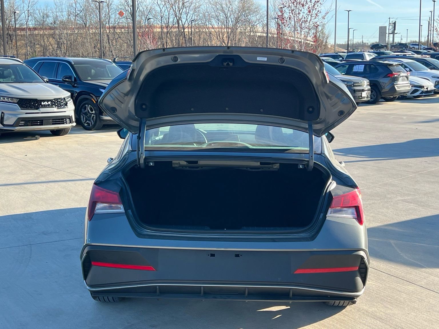 Certified 2025 Hyundai Elantra Sport image 15