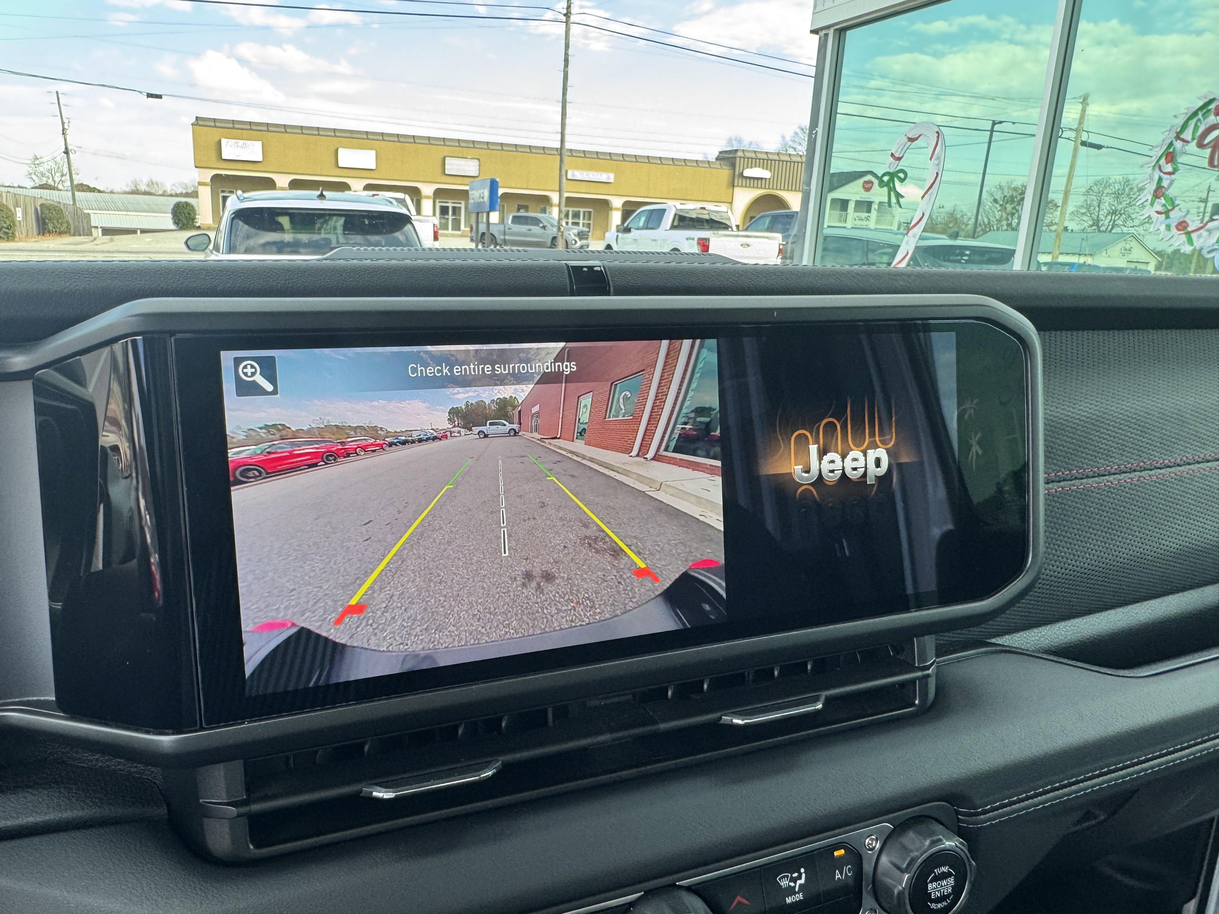 Used 2024 Jeep Gladiator Rubicon image 16