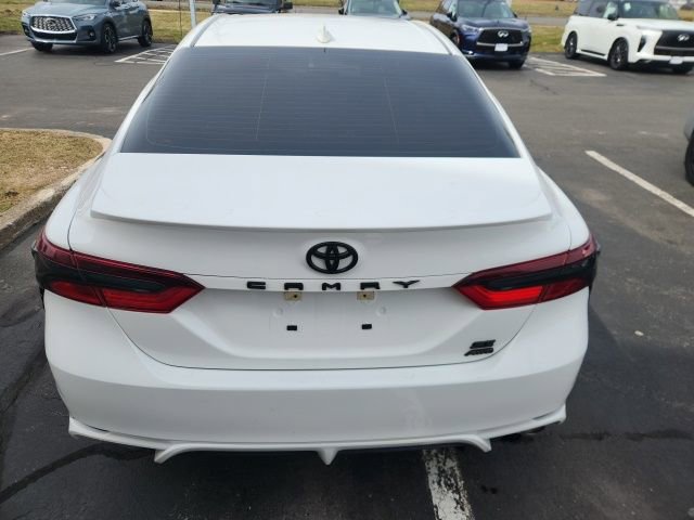 Used 2022 Toyota Camry SE w/ Cold Weather Package image 6