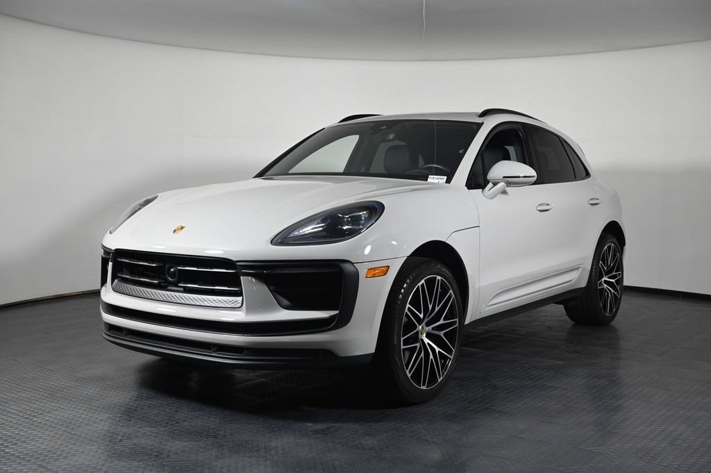 Certified 2023 Porsche Macan AWD/4WD video 1