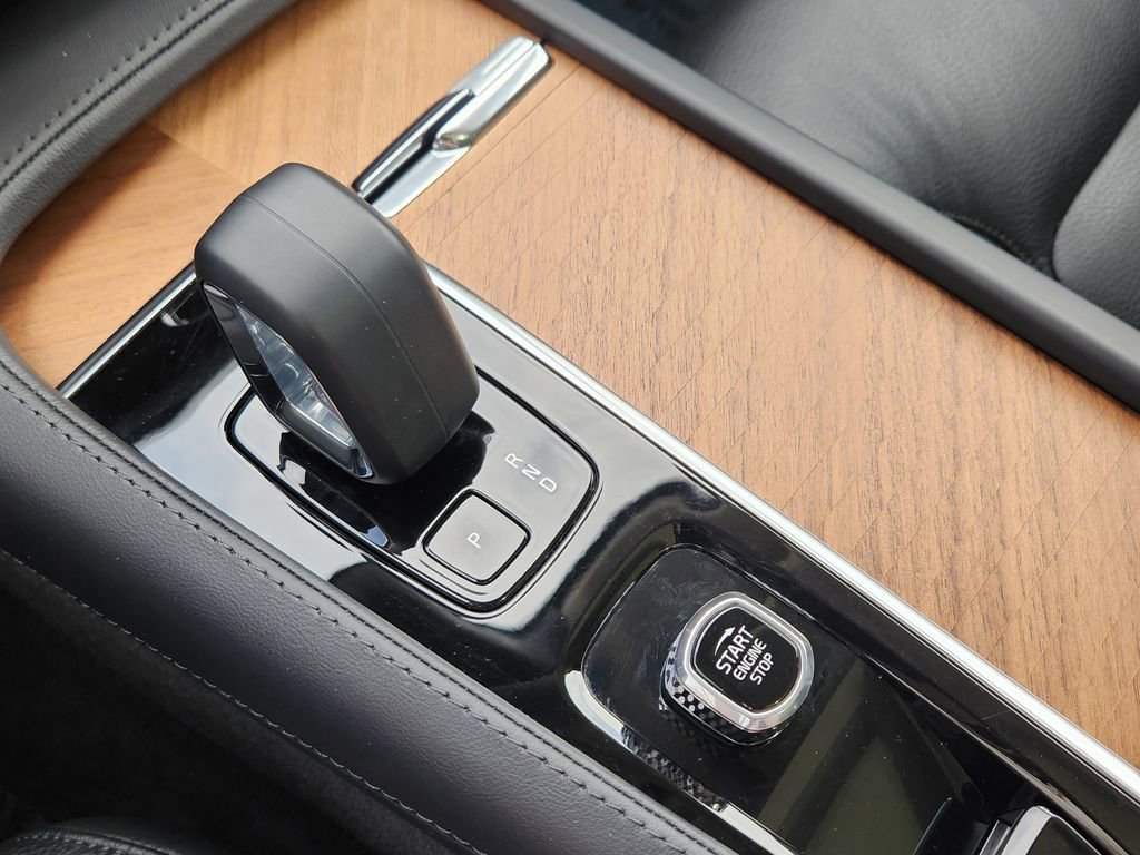 Used 2023 Volvo XC90 B6 Core w/ Protection Package Premier image 10