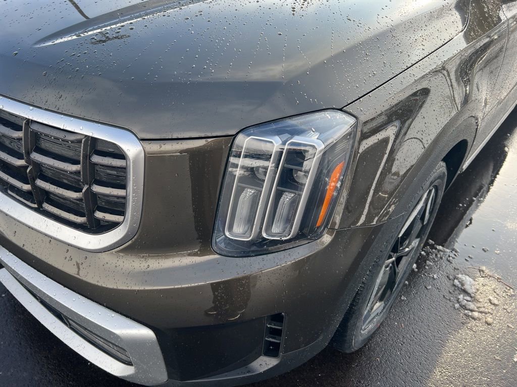 Certified 2023 Kia Telluride S w/ S Sunroof Package image 29