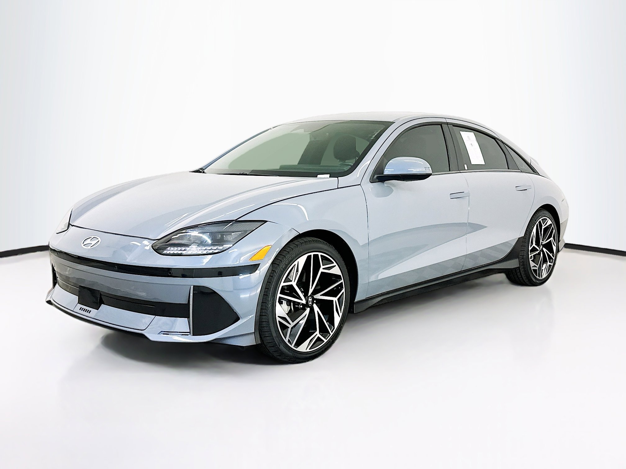 Used 2024 Hyundai Ioniq 6 SEL AWD/4WD image 3