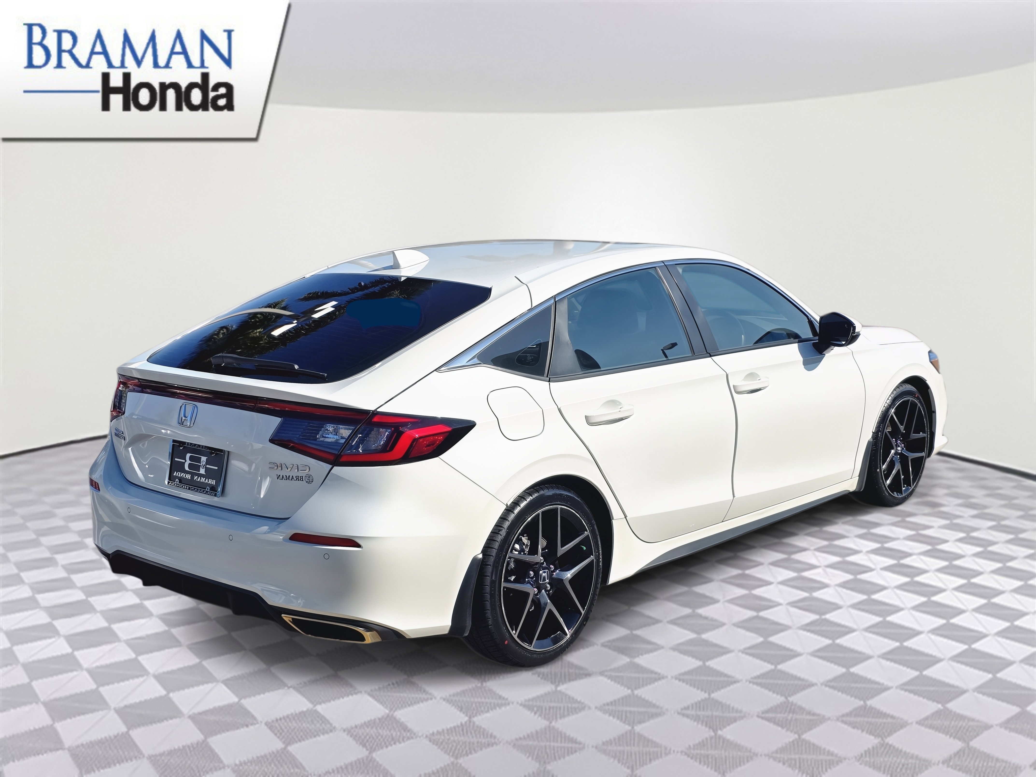 Certified 2023 Honda Civic Sport Touring image 4