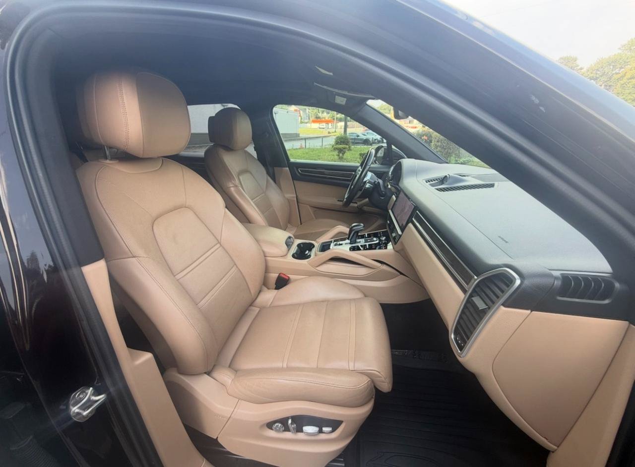 Used 2019 Porsche Cayenne AWD/4WD image 28
