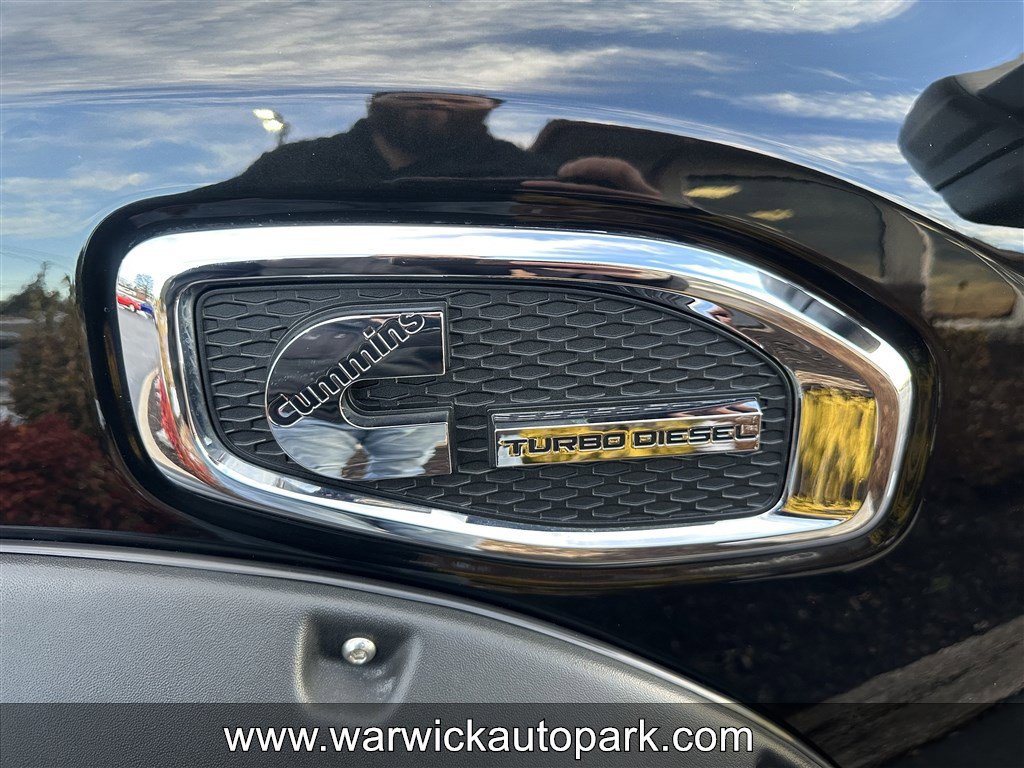 Used 2017 Nissan Titan SV RWD image 15