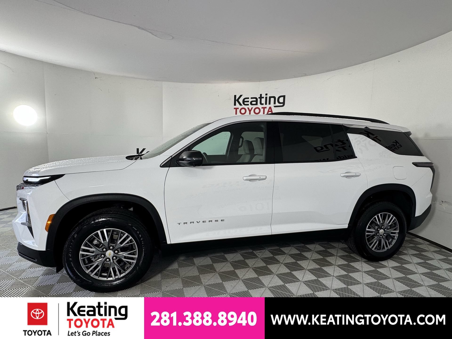Used 2026 Chevrolet Traverse LT w/ Driver Confidence Package FWD image 8
