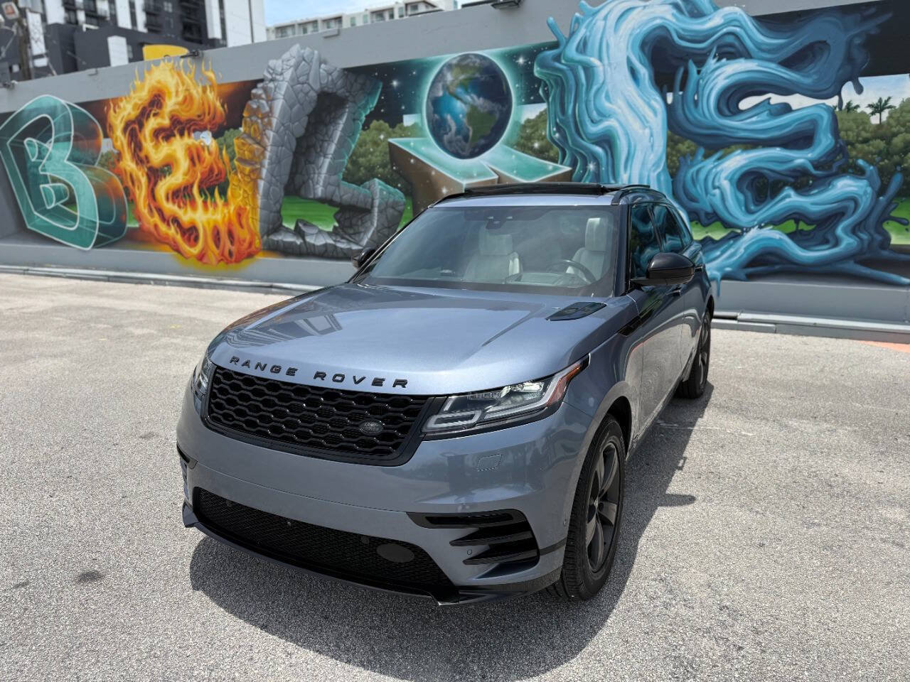 Used 2018 Land Rover Range Rover Velar R-Dynamic HSE AWD/4WD image 2