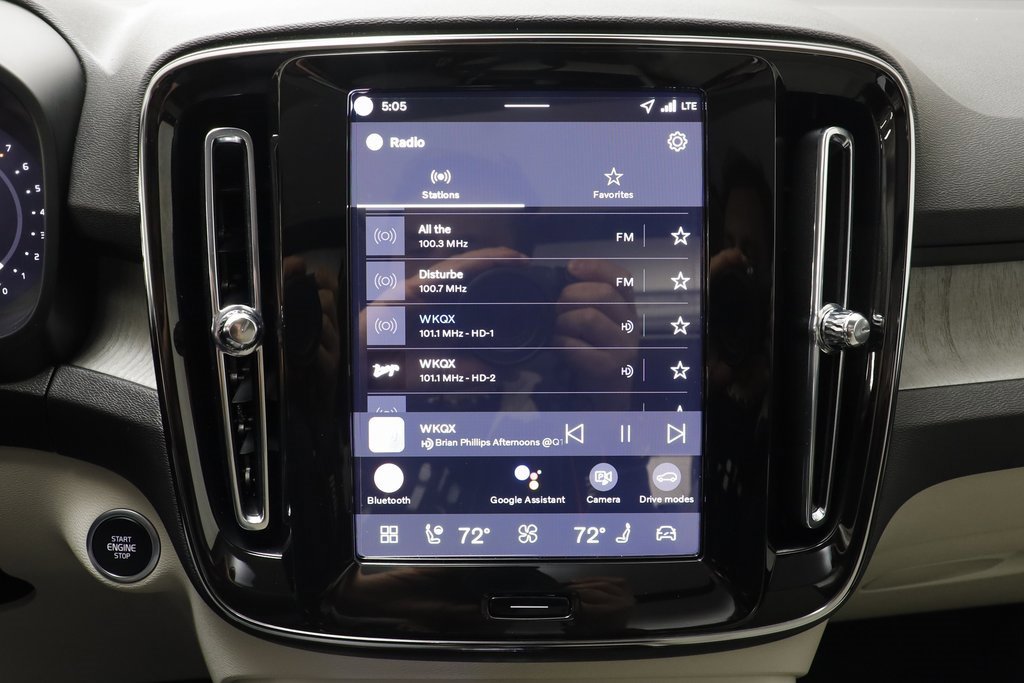 Used 2026 Volvo XC40 B5 Ultra w/ Climate Package image 9