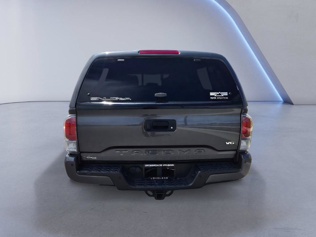 Used 2022 Toyota Tacoma TRD Sport w/ Technology Package RWD image 4