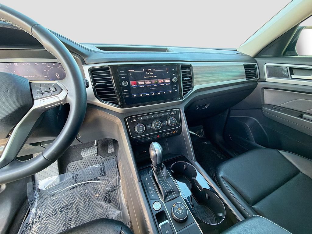 Used 2022 Volkswagen Atlas SEL AWD/4WD image 32