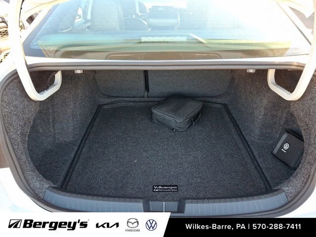 Used 2025 Volkswagen Jetta GLI Autobahn image 30