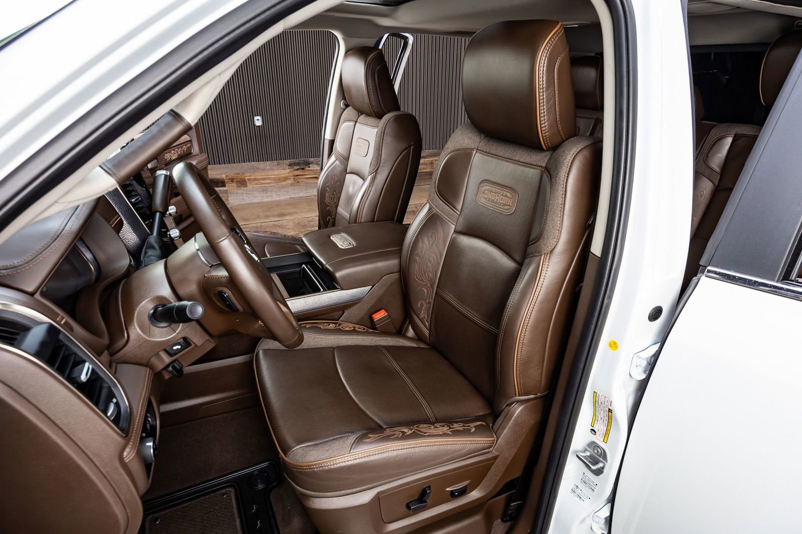 Used 2025 RAM 3500 Longhorn image 28