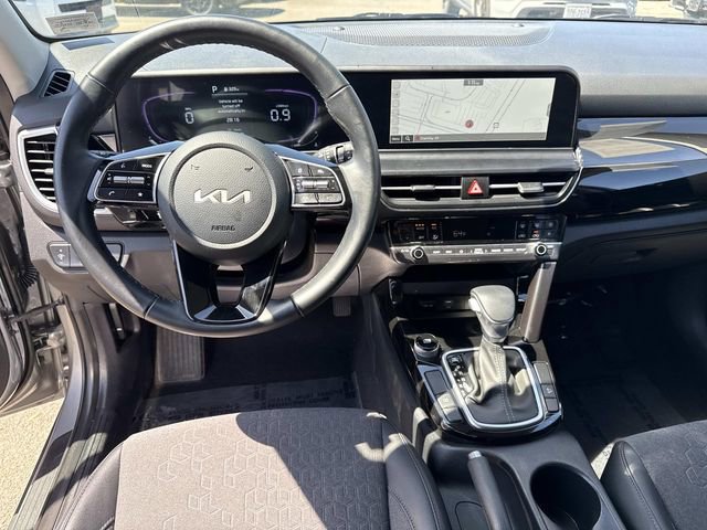 Used 2025 Kia Seltos S FWD image 17