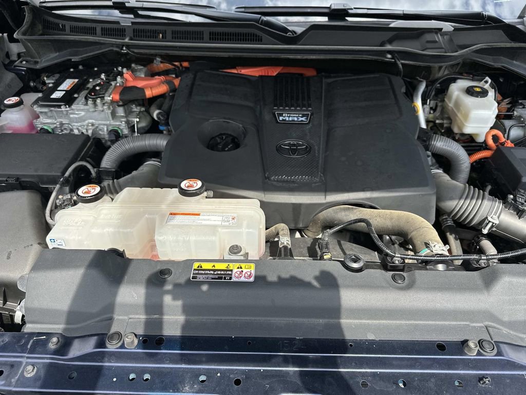 Used 2023 Toyota Sequoia Platinum AWD/4WD image 11