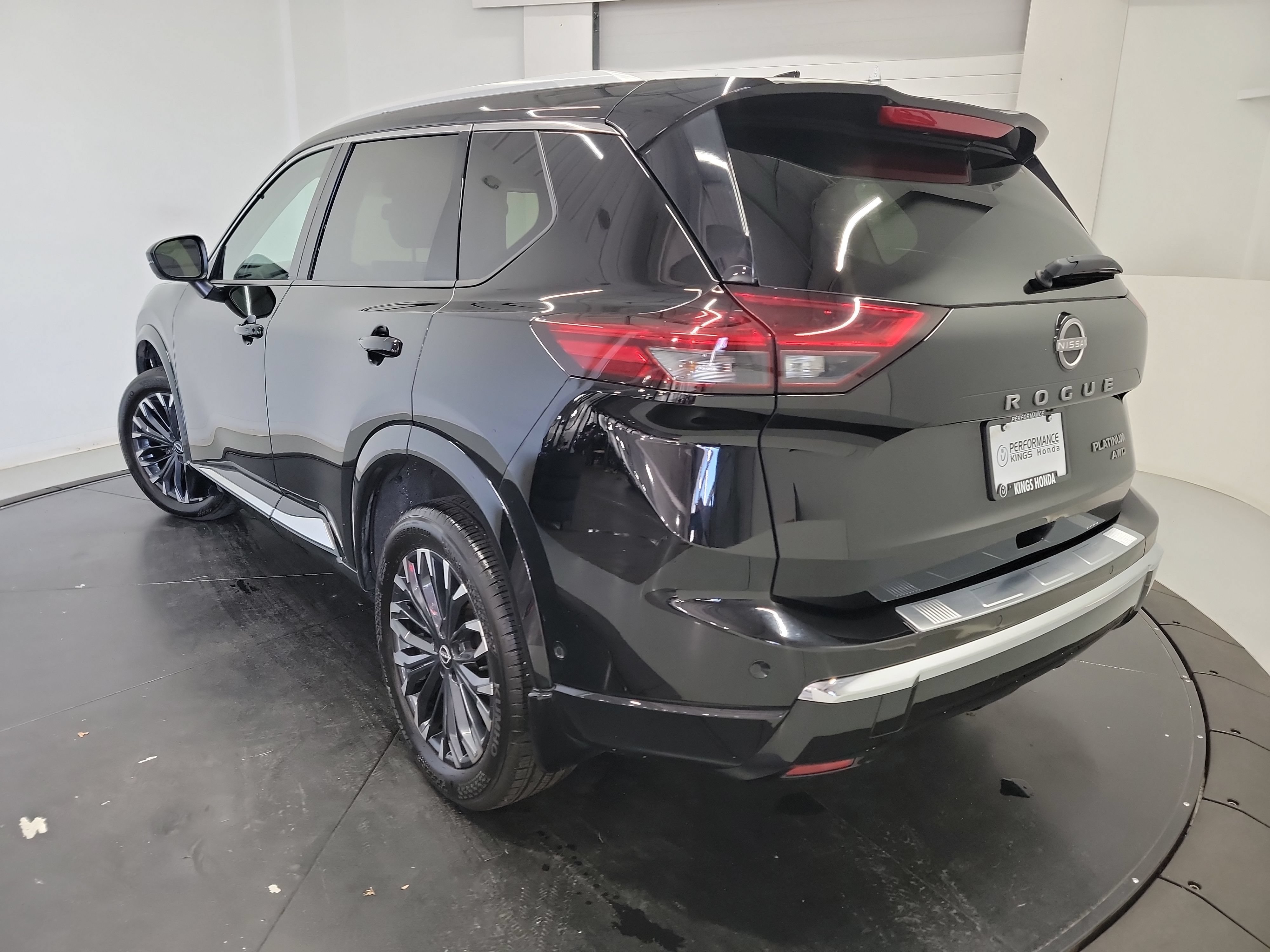 Used 2024 Nissan Rogue Platinum w/ Platinum Premium Package AWD/4WD image 6