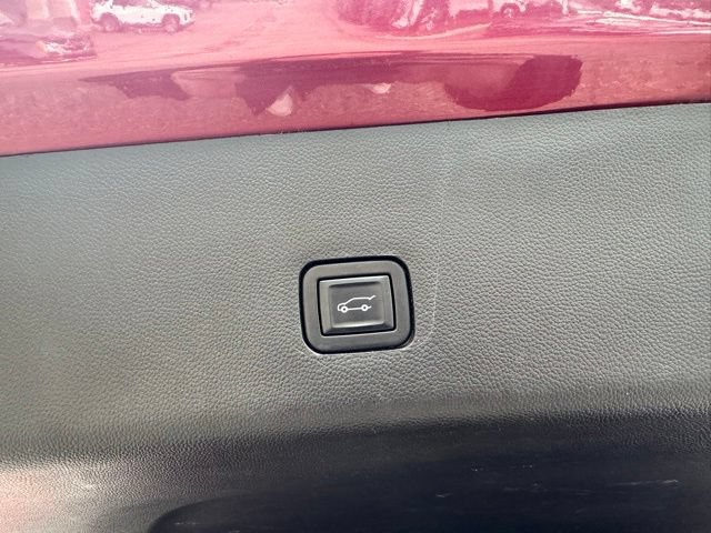 Used 2020 Chevrolet Traverse LT w/ LT Premium Package FWD image 29