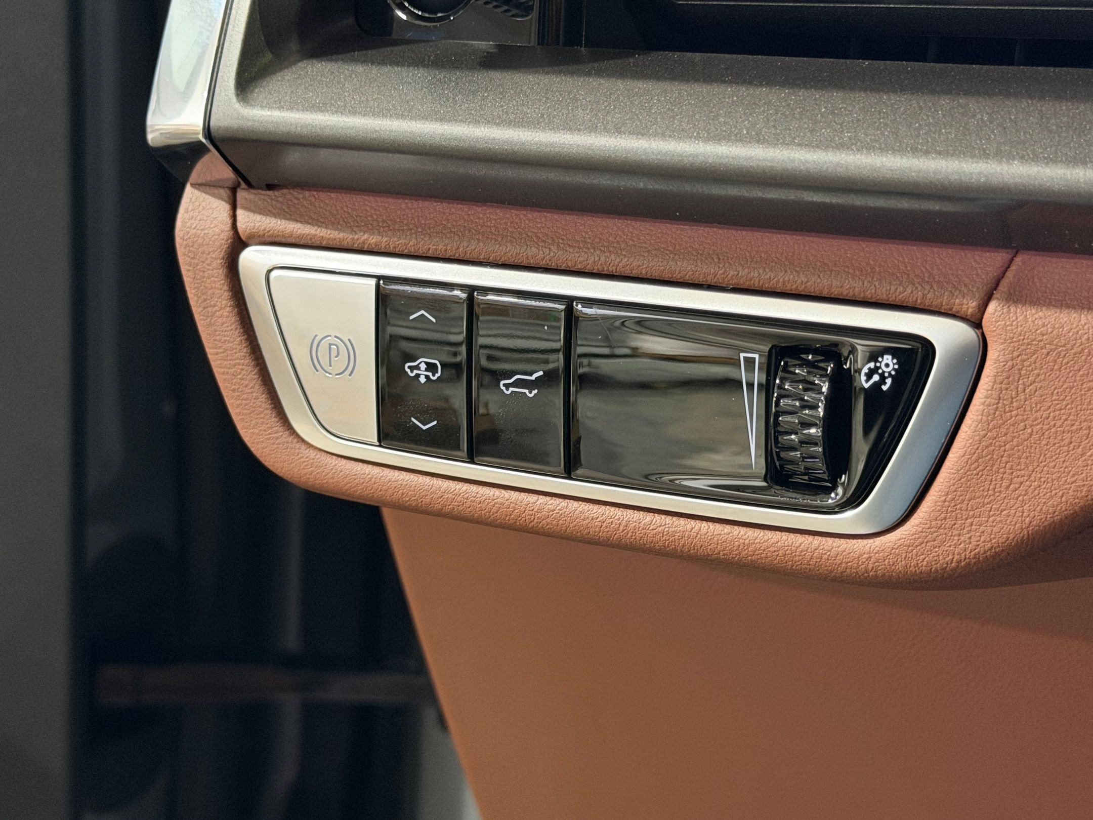 New 2026 Cadillac Vistiq Platinum AWD/4WD image 15