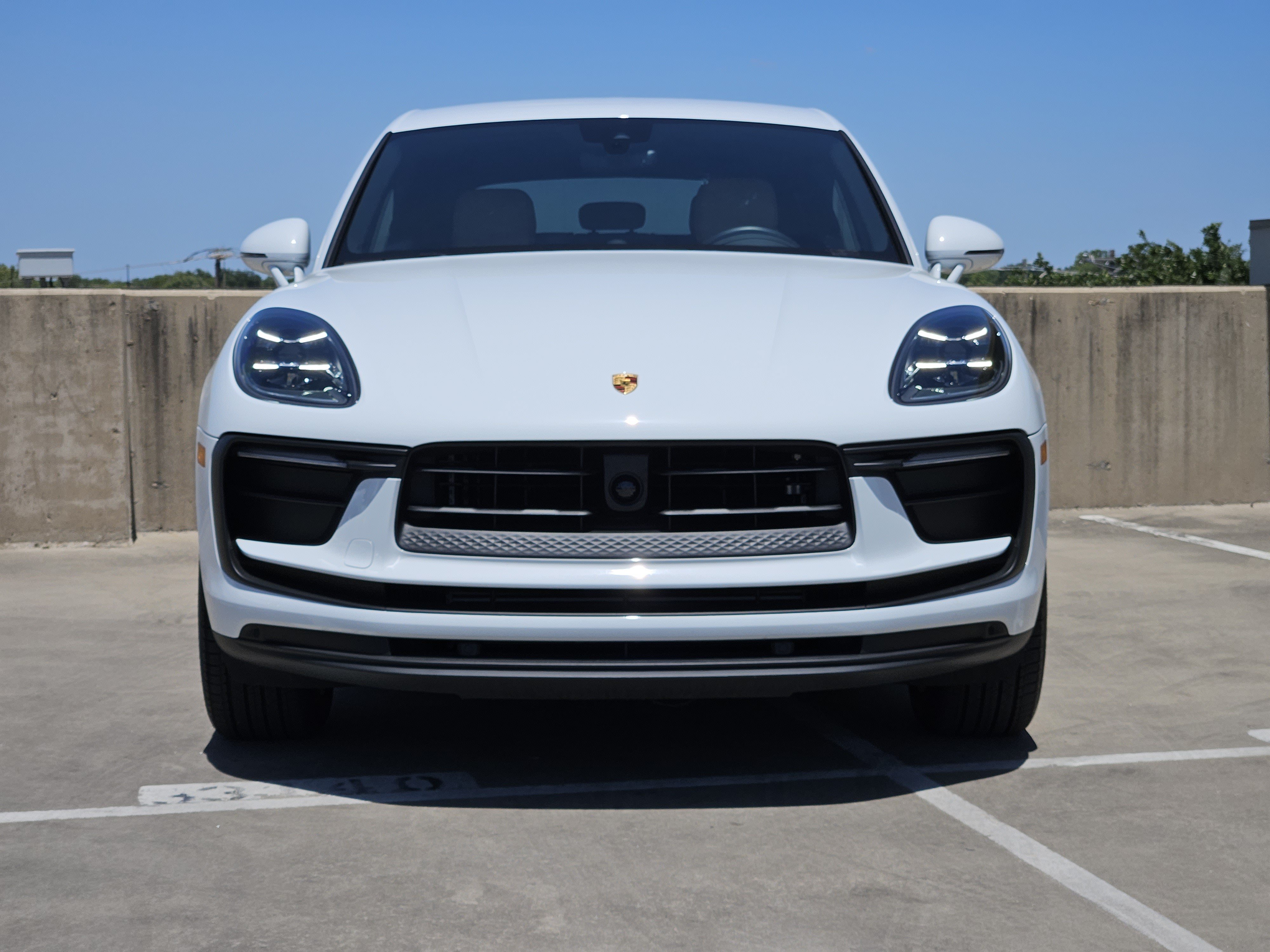 Certified 2026 Porsche Macan AWD/4WD image 11