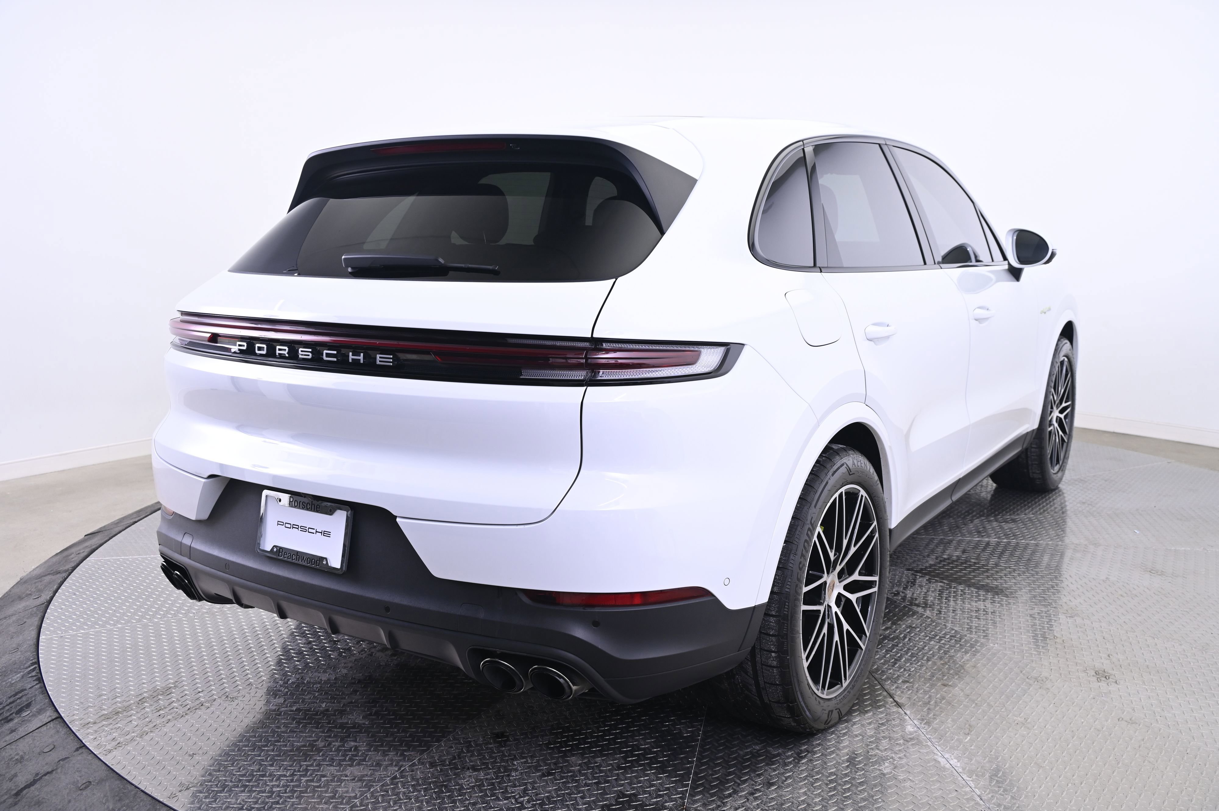 Certified 2025 Porsche Cayenne E-Hybrid image 7